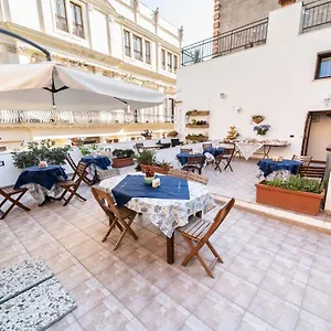 Hotel apartamentowy Garibaldi